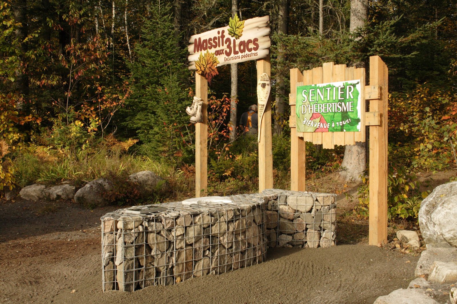 https://travelodgealma.com/wp-content/uploads/sites/2/2026/04/Massif-3-lacs-Labrecque-1600x1067.jpg
